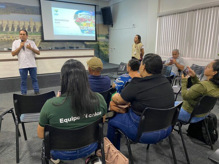 João Batista, coordenador geral da FVPP, discursando durante a oficina