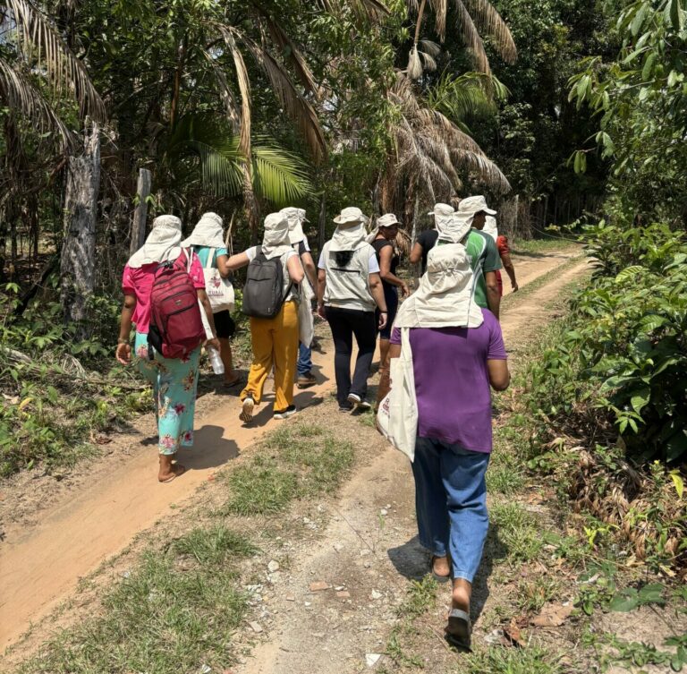 À caminho da Mini Agroindústria – Mulheres da AMA em Ação