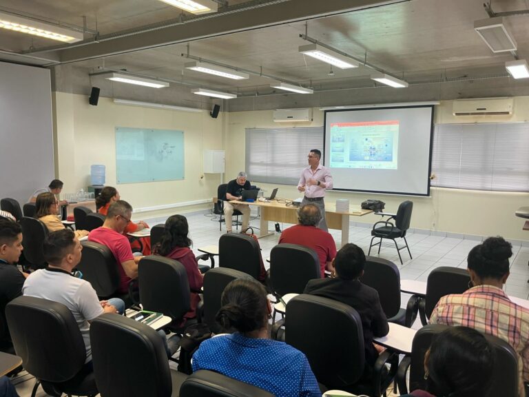 Terceira semana de aulas presenciais, no Instituto Mamirauá, em Tefé (AM)