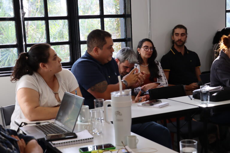 Marcos Santana Moraes falando enquanto parecerista pela cadeia do café. Ele é mestre em Ciências Ambientais e doutor em Biotecnologia e Biodiversidade