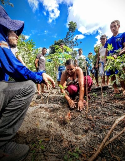 As organizações socioprodutivas atuam diretamente com a agricultura familiar e com a aquicultura, atividades de baixa emissão de carbono e fonte de renda da comunidade