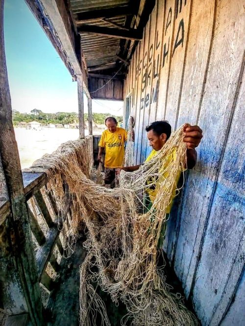 Oficinas de diagnóstico de planos de negócios, fortalecimento de cadeias, estudo de mercados e formação de lideranças com a Associação do Povo Deni do Rio Xeruã (ASPODEX).
Crédito: Fotos por Bruno Franques/Acervo IABS