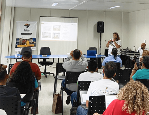 Simelvia Vida, pesquisadora especialista no manejo do pirarucu pelo Instituto Juruá